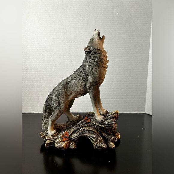 Large Cries Of The Night Howling Alpha Gray Wolf Statue 12"H Spirit Wolves Decor - Picture 2 of 11